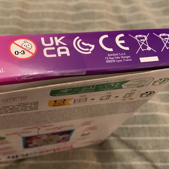 Tamagotchi 2023 Release Gen 1 Shell NEON LIGHTS - Picture 5 of 11